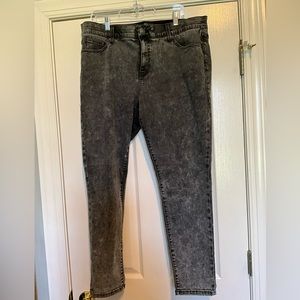 LuLaRoe Non Distressed Black Acid Wash Jeans Sz 36.